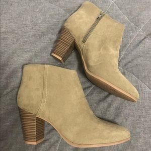 Old Navy faux-suede sage Booties